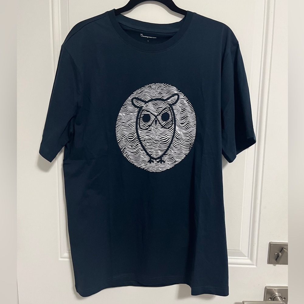 NWT - Knowledge Cotton Apparel Men’s OWL Logo T Shirt- Size L
